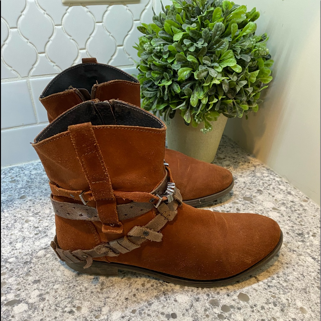Sacha Rust Colored Ankle Boots Size 38